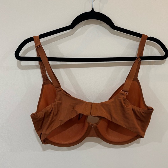 SKIMS Weightless Demi Bra - Picture 3 of 6